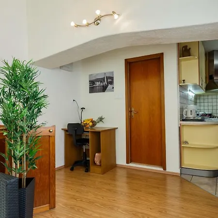 Apartment Castle Cippico Kastela